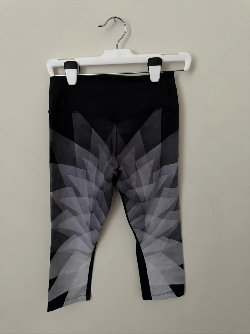 Nike Black Capri Leggings with Gray Geometric Accents